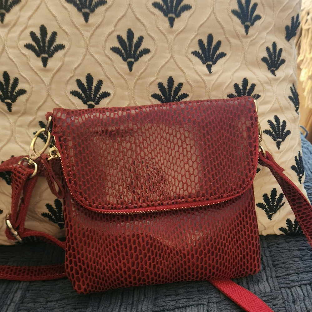 Elegant Red Crossbody Bag